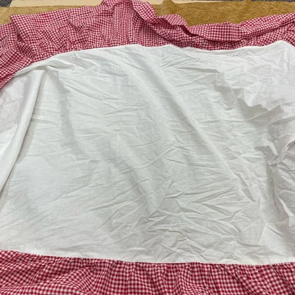 Bright Future red & white gingham, cotton crib quilt with matching bed skirt - Picture 8 of 8